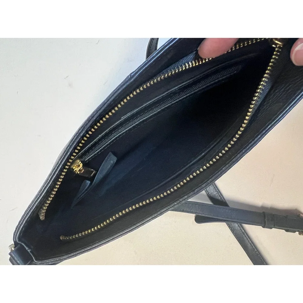Ted Baker Crossbody Bag Womens Small Black Excellent Pebbled Leather‎ Gold Logo